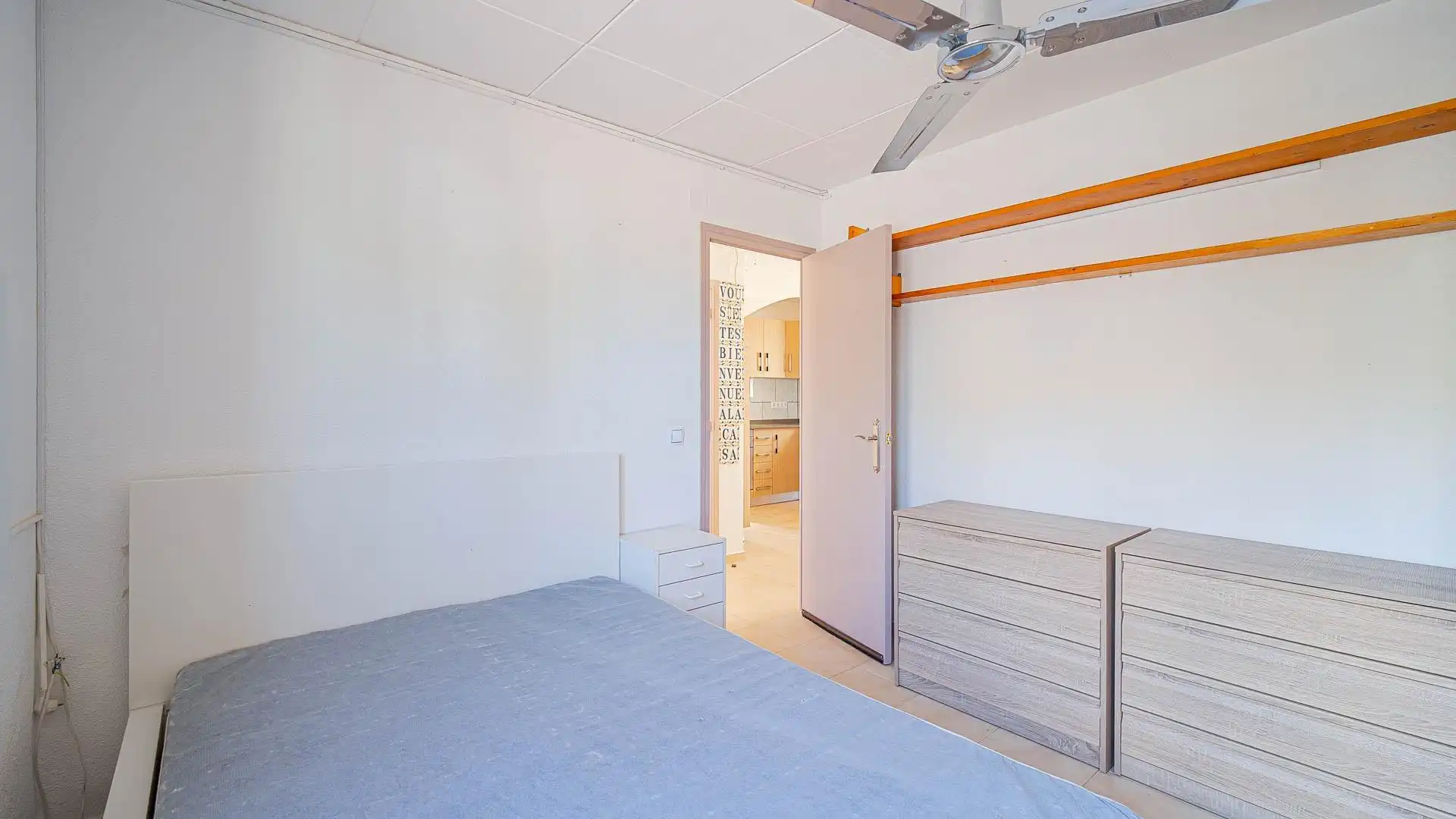 Habitación de Casa o chalet en venta en Orihuela con Jardín privado, Amueblado y Piscina comunitaria
