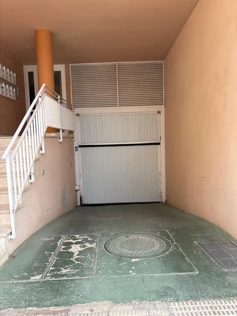 Parking de Piso en venta en Fuentes de Ebro con Trastero