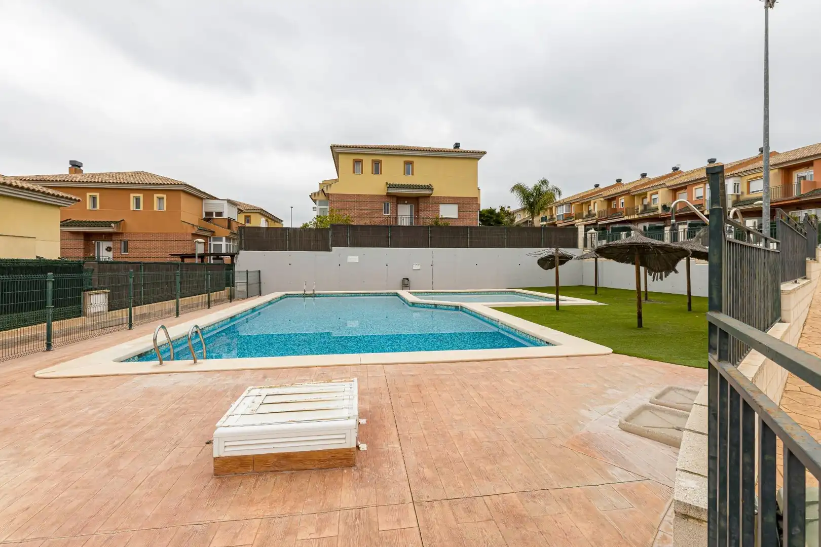 Piscina de Casa adosada en venda en Molina de Segura amb Aire condicionat, Jardí privat i Terrassa
