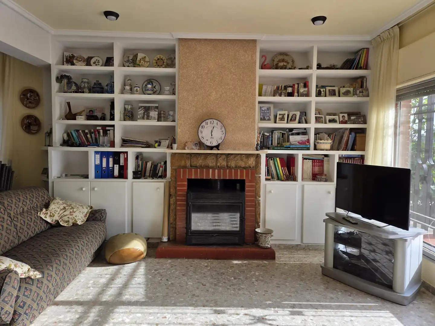 Living room of Houses for sale in Torrent  with Air Conditioner, Heating and Private garden
