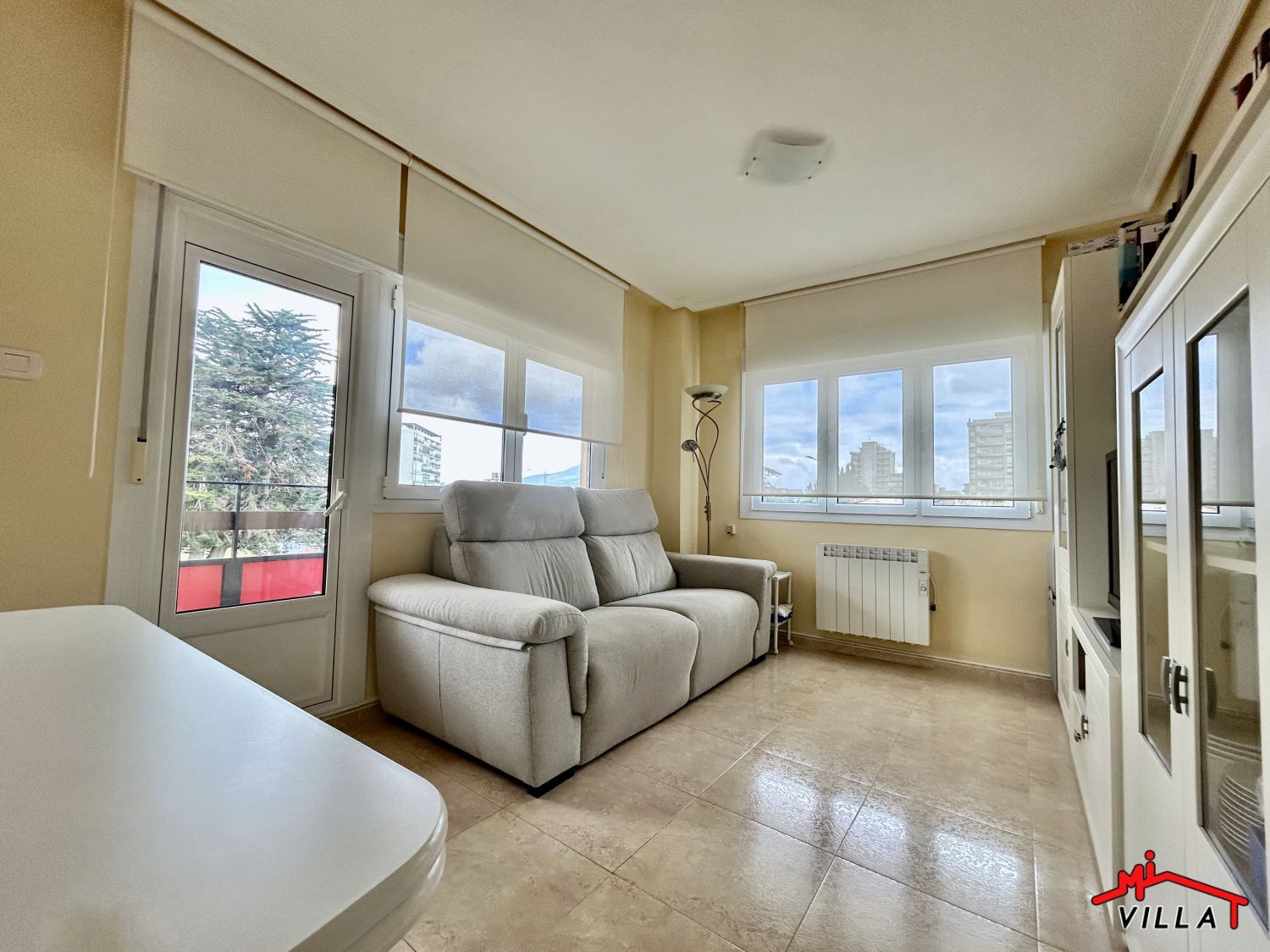 Living room of Flat for sale in Laredo  with Heating, Terrace and Furnished