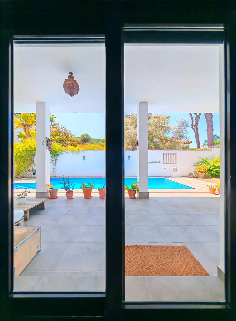 Piscina de Casa o chalet en venta en Chiclana de la Frontera con Aire acondicionado, Jardín privado y Terraza