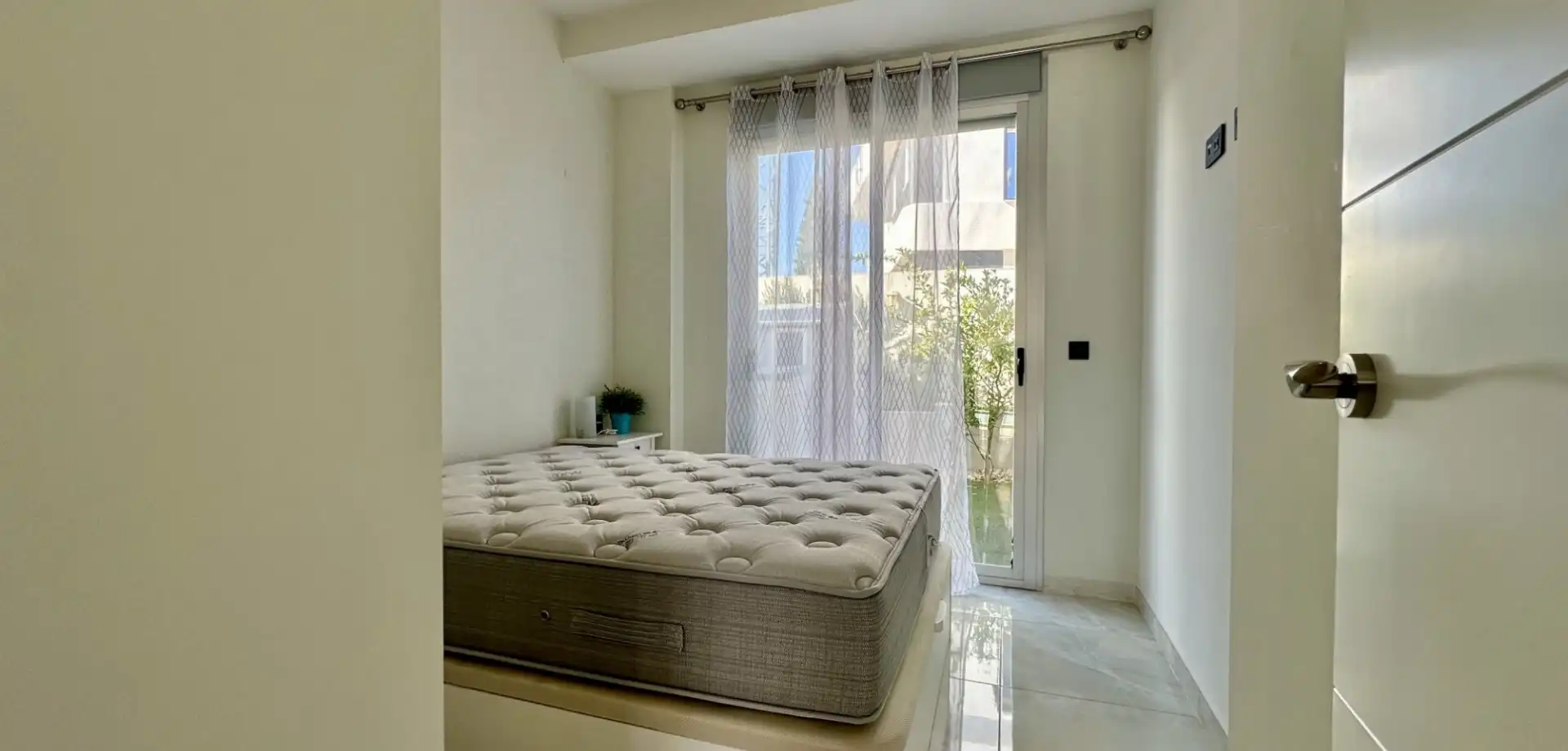 Dormitori de Casa o xalet en venda en Orihuela amb Aire condicionat, Jardí privat i Terrassa