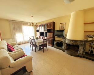 Living room of Single-family semi-detached for sale in Manlleu  with Terrace and Balcony