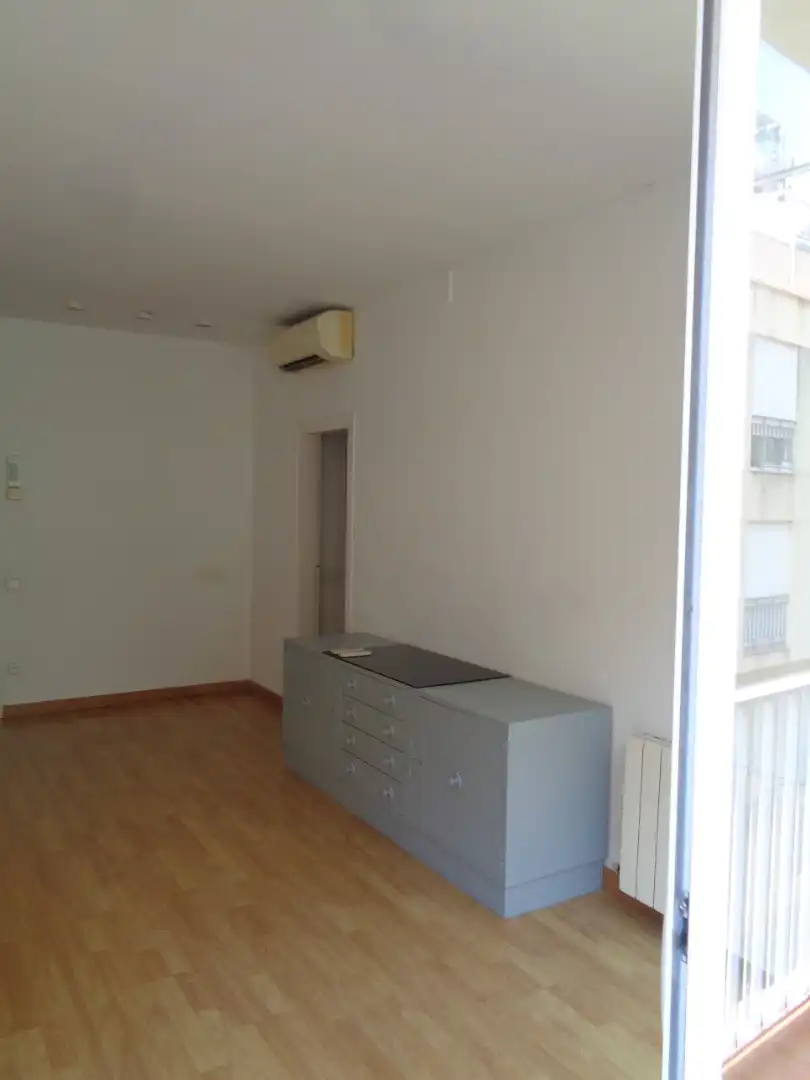 Habitación de Piso de alquiler en Barcelona con Lavadora y Balcón