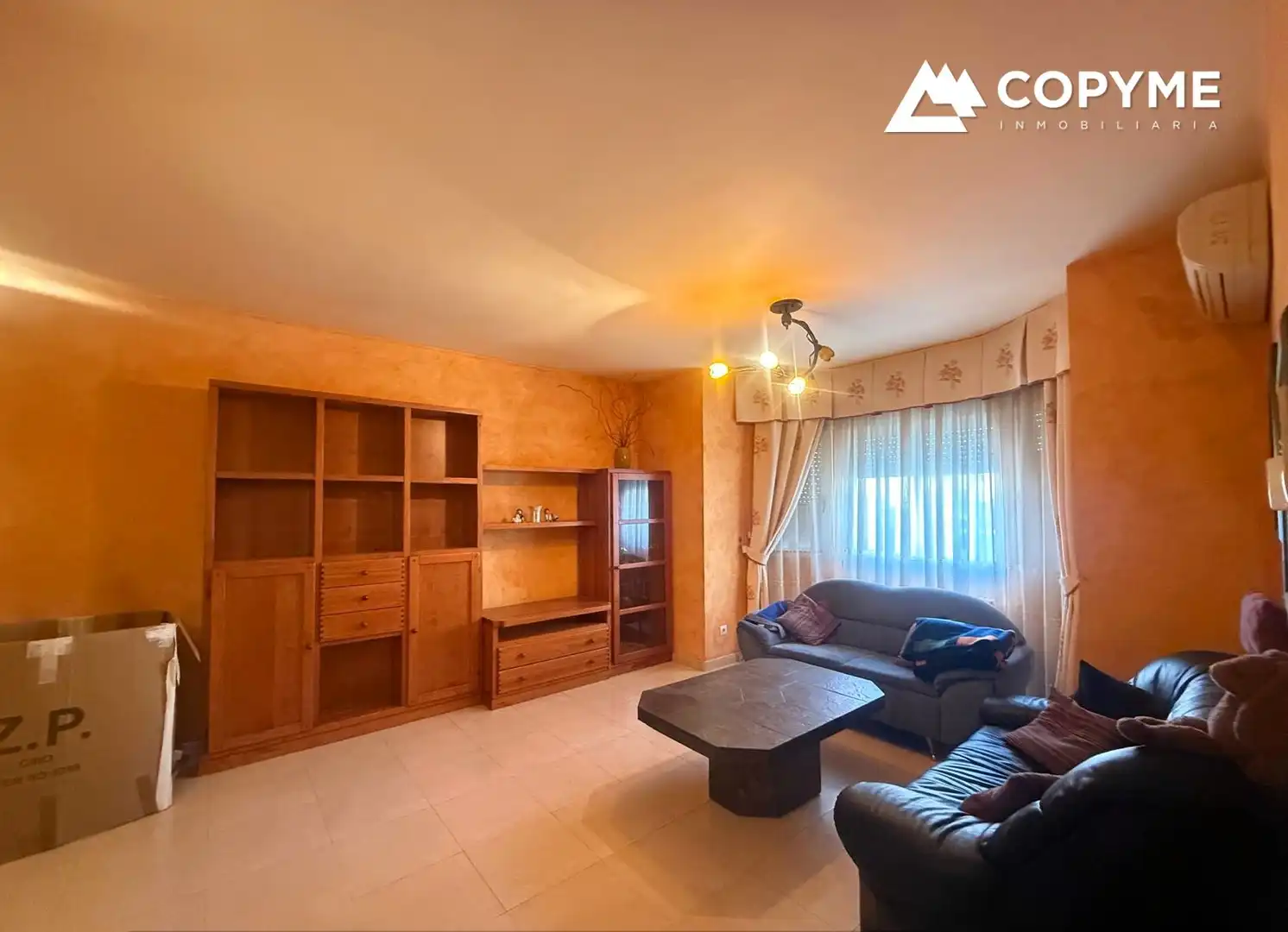 Sala de estar de Casa adosada en venta en Santa Olalla con Aire acondicionado, Calefacción y Jardín privado