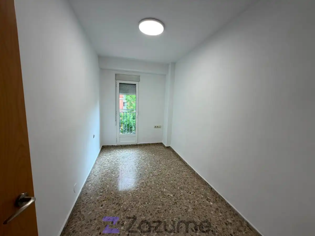 Bedroom of Flat for rent in Valencia  with Air Conditioner, Furnished and Oven