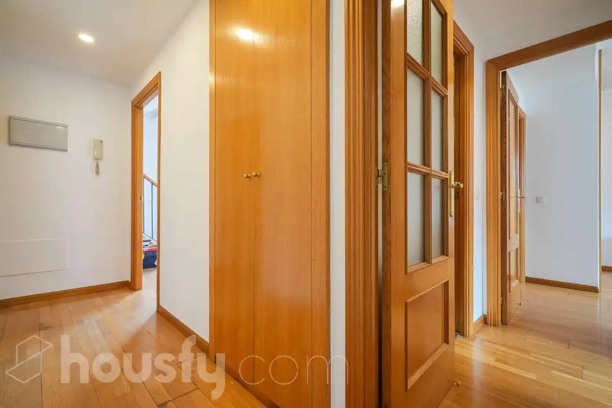 Flat for sale in Madrid  with Air Conditioner, Heating and Private garden