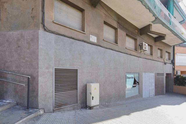 Local comercial en Alquiler en Av Anselm de Riu en Singuerlín