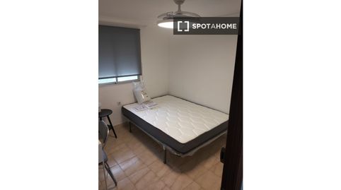 Foto 5 de Habitació a Balcón de Sevilla - Atalaya - La Uva - La Extremeña, Camas