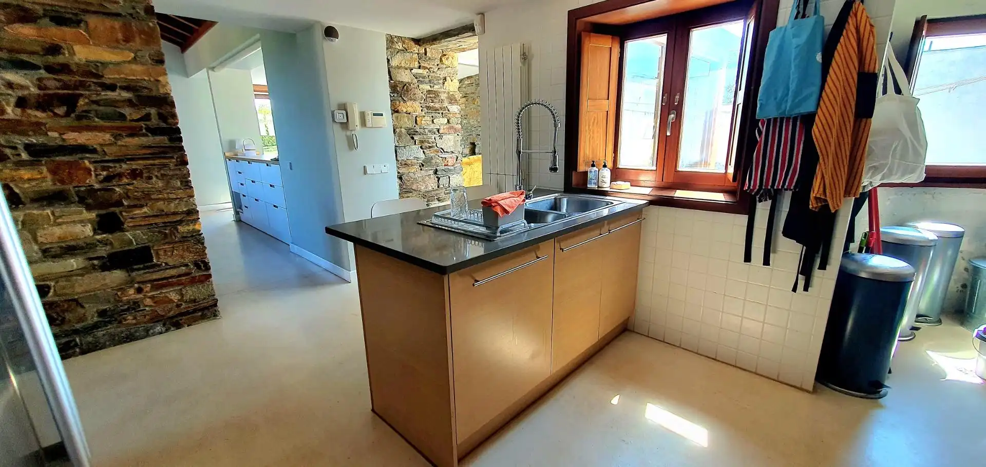 Cuina de Casa o xalet en venda en Tapia de Casariego amb Calefacció, Jardí privat i Terrassa