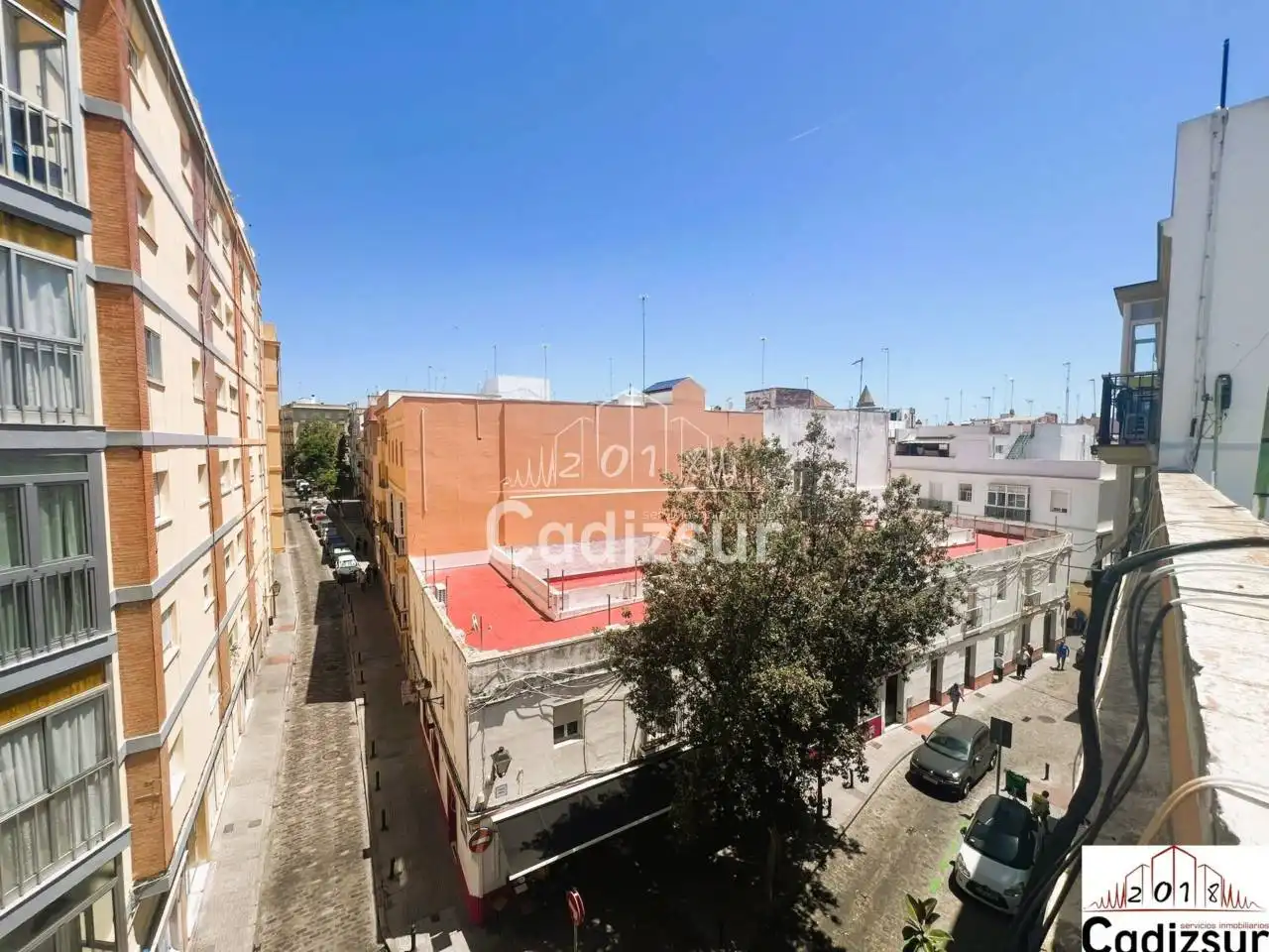 Vista exterior de Pis en venda en Cádiz amb Aire condicionat