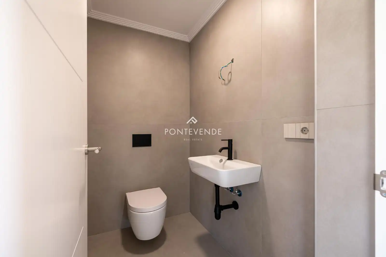 Bathroom of Houses for sale in Sanxenxo  with Private garden, Parquet flooring and Terrace