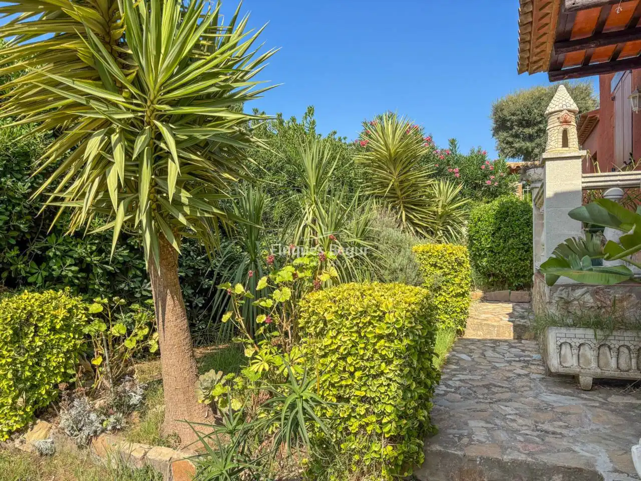 Houses for sale in Calle Víctor Català, Residencial Begur - Esclanyà