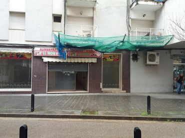 Local commercial à vendre à ANGUEL GUIMERA 97