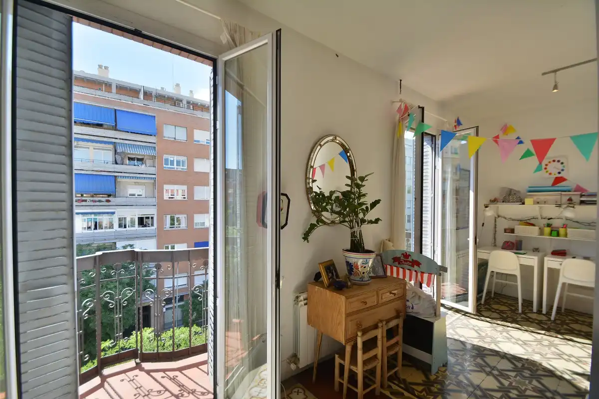 Balcony of Flat for rent in  Madrid Capital  with Air Conditioner and Heating