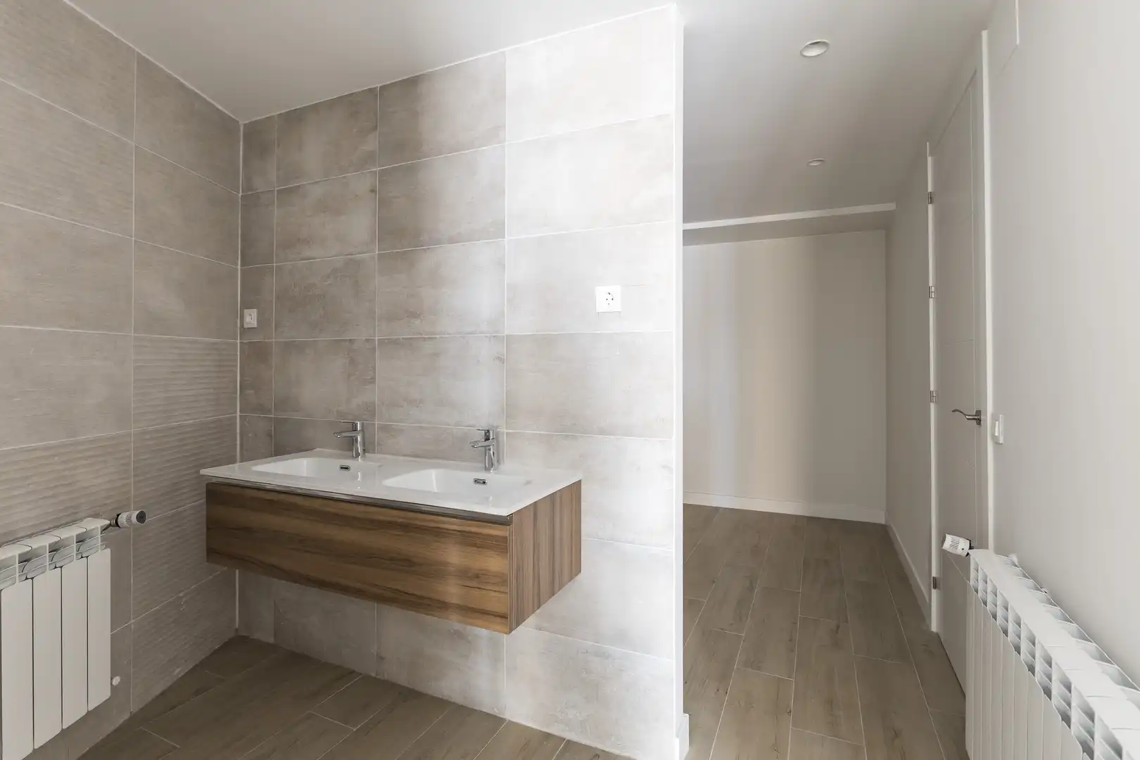 Bathroom of Flat for sale in Guadalajara  with Heating