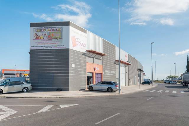 Nave industrial en Venta en Ensanche - Parque Santa Rosa
