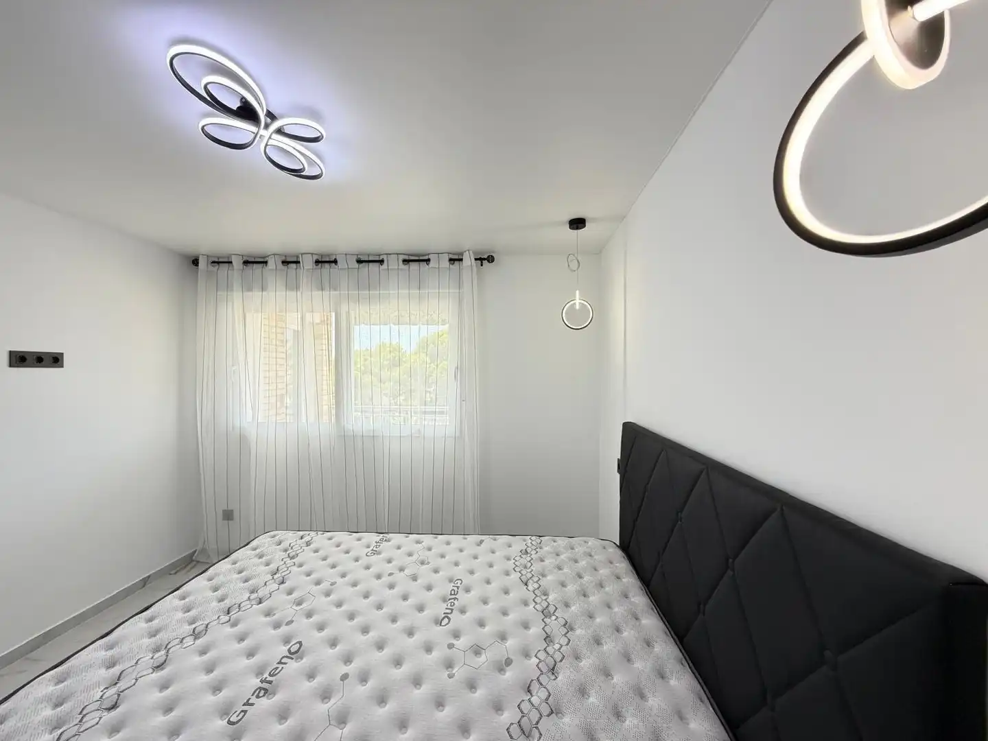 Dormitori de Apartament en venda en Orihuela amb Calefacció, Jardí privat i Moblat