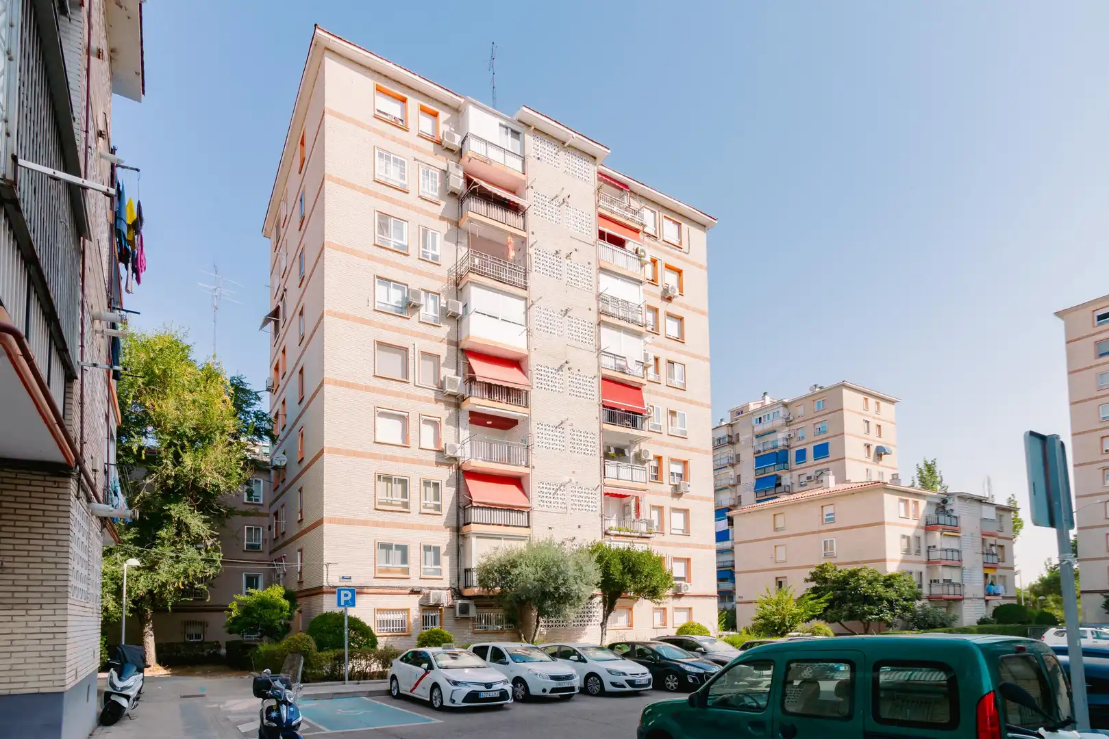 Vista exterior de Apartament en venda en Madrid amb Aire condicionat