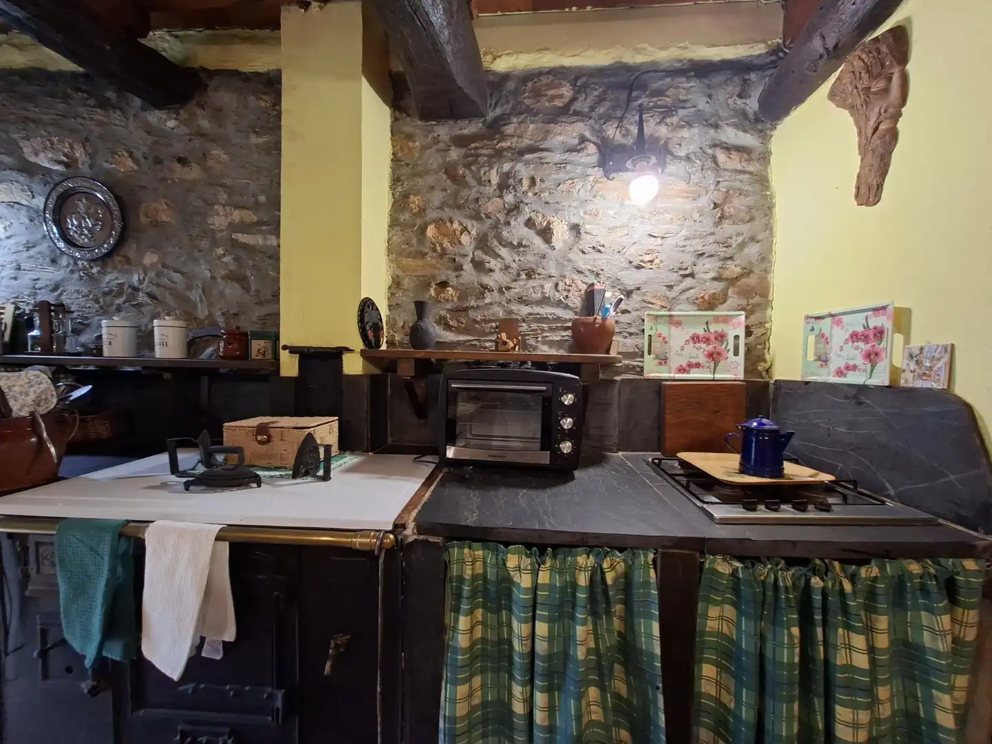 Cuina de Finca rústica en venda en Borrenes amb Terrassa i Balcó