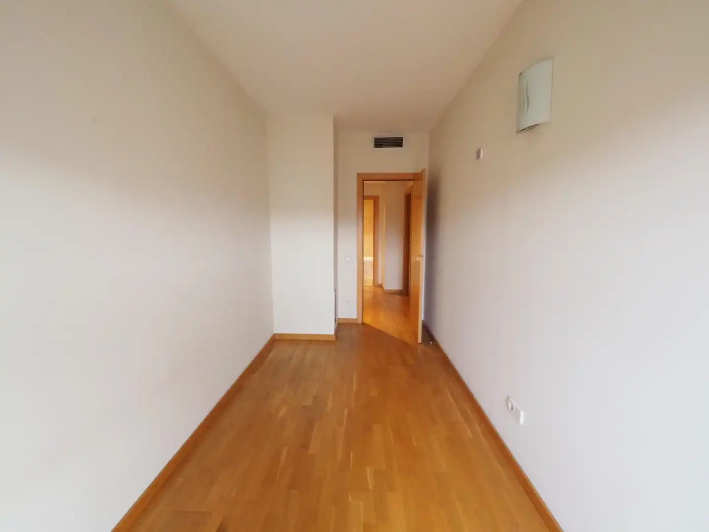 Habitación de Piso en venta en Cerdanyola del Vallès con Calefacción, Parquet y Terraza