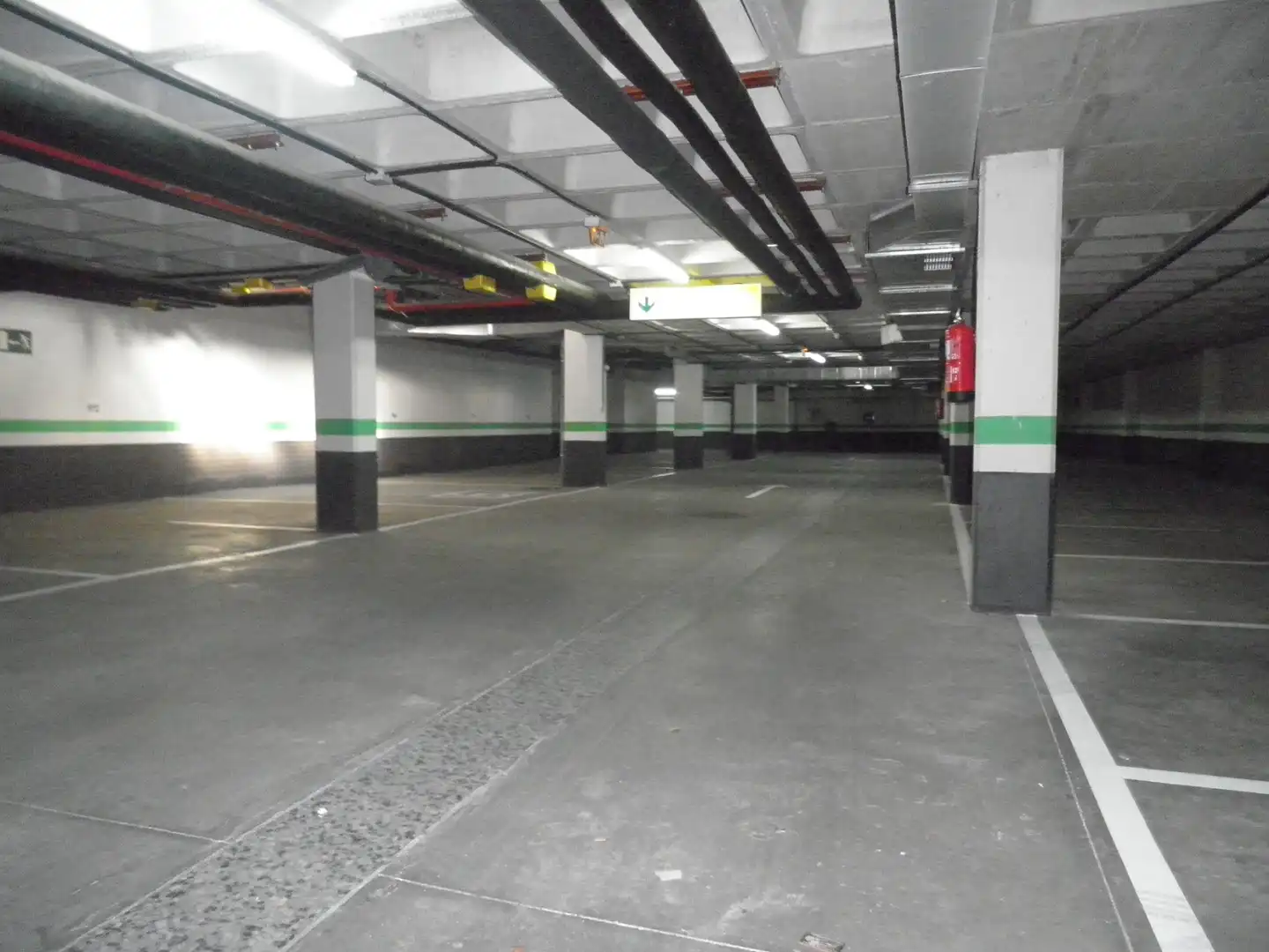 Parking de Piso de alquiler en Madrid con Aire acondicionado, Calefacción y Horno