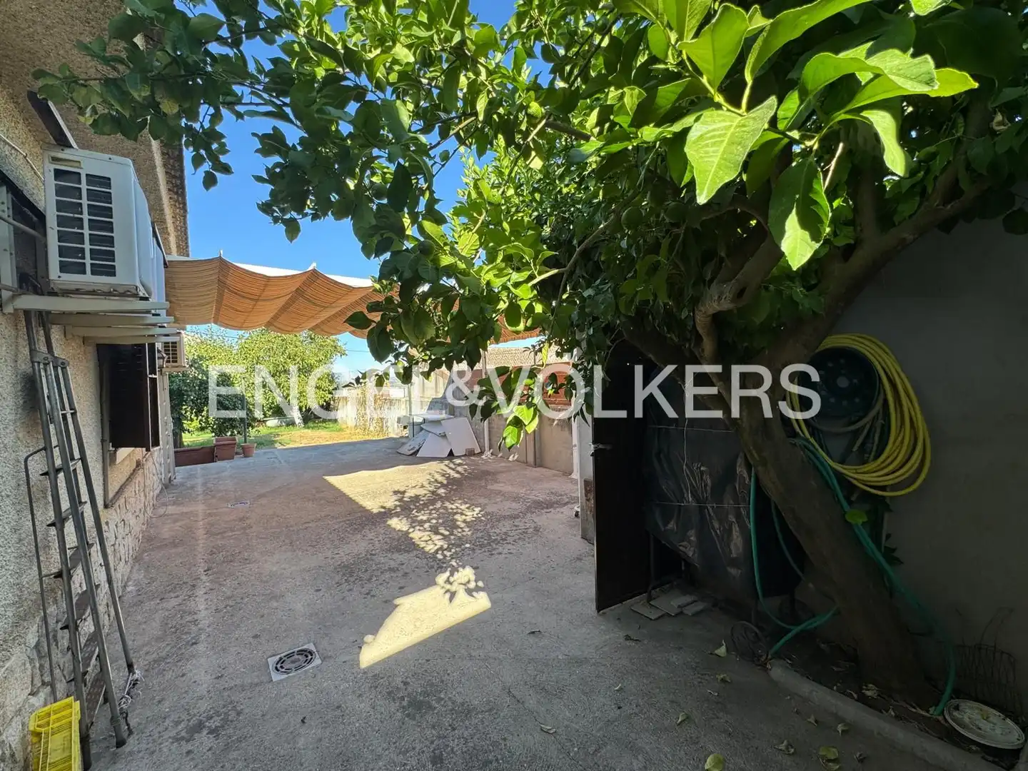 Casa adosada en venda en Calera y Chozas amb Aire condicionat, Calefacció i Jardí privat