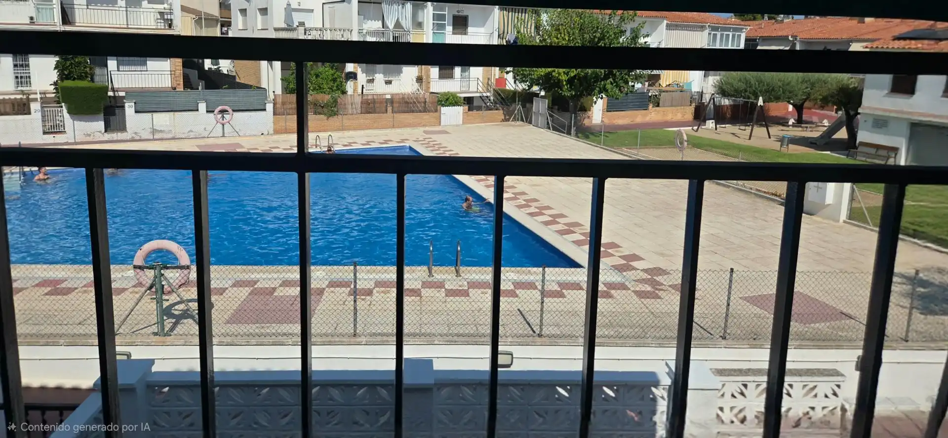 Piscina de Casa o xalet en venda en El Vendrell amb Jardí privat, Terrassa i Piscina comunitària