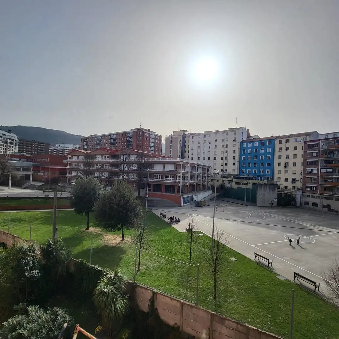 Vista exterior de Pis en venda en Bilbao 