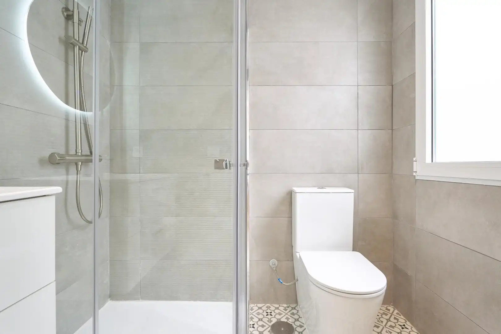 Bathroom of Flat for sale in Zaragoza
