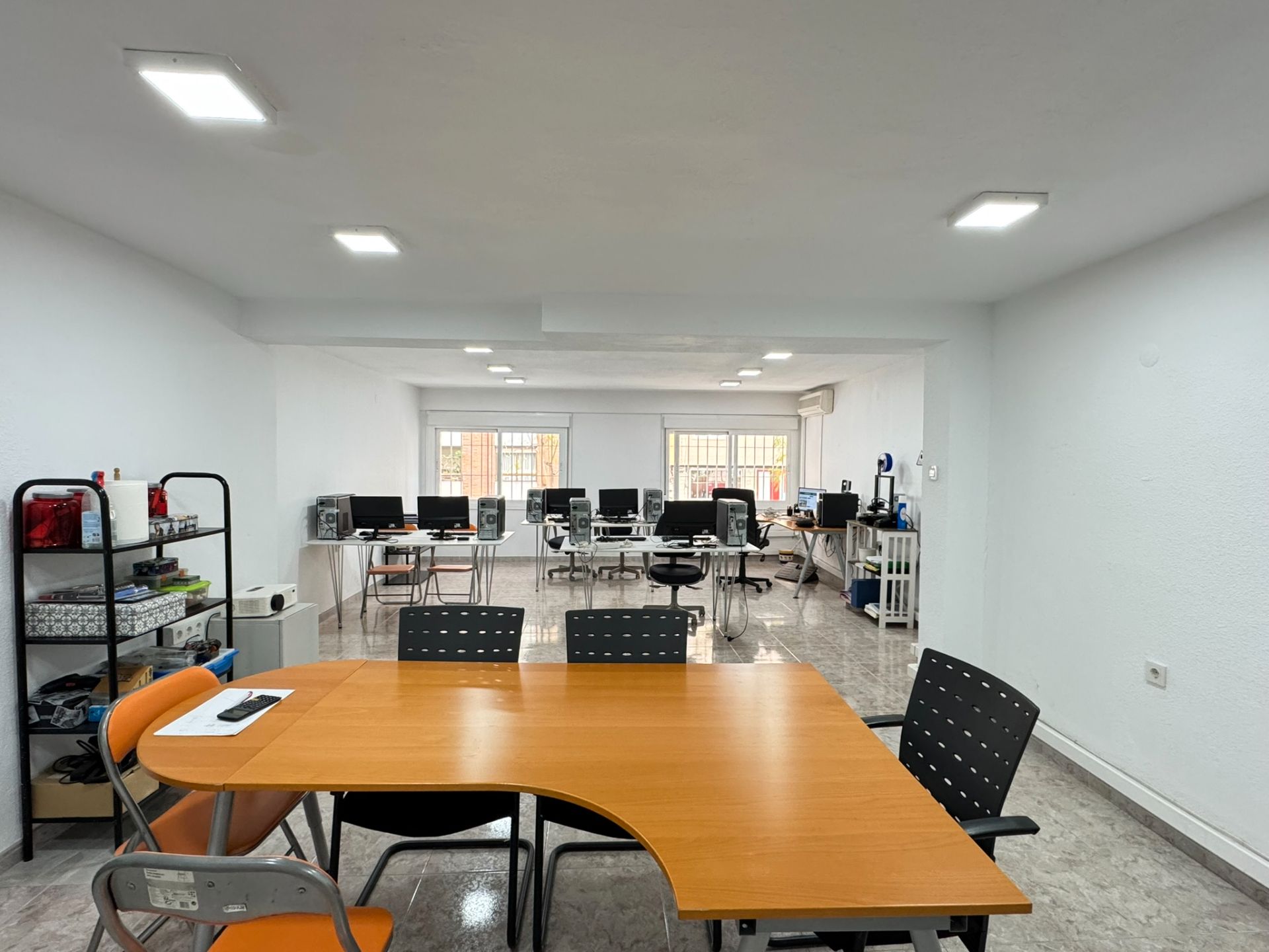 Oficina en venda en  Almería Capital amb Aire condicionat