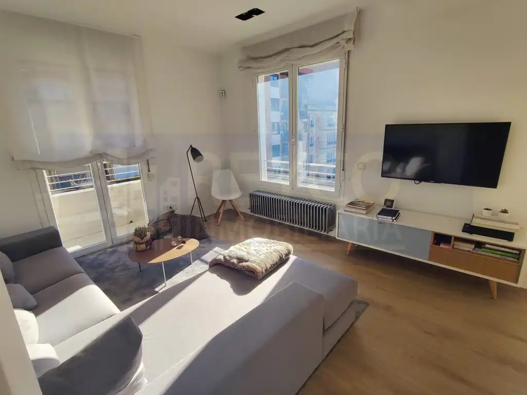 Sala d'estar de Apartament en venda en  Logroño amb Terrassa