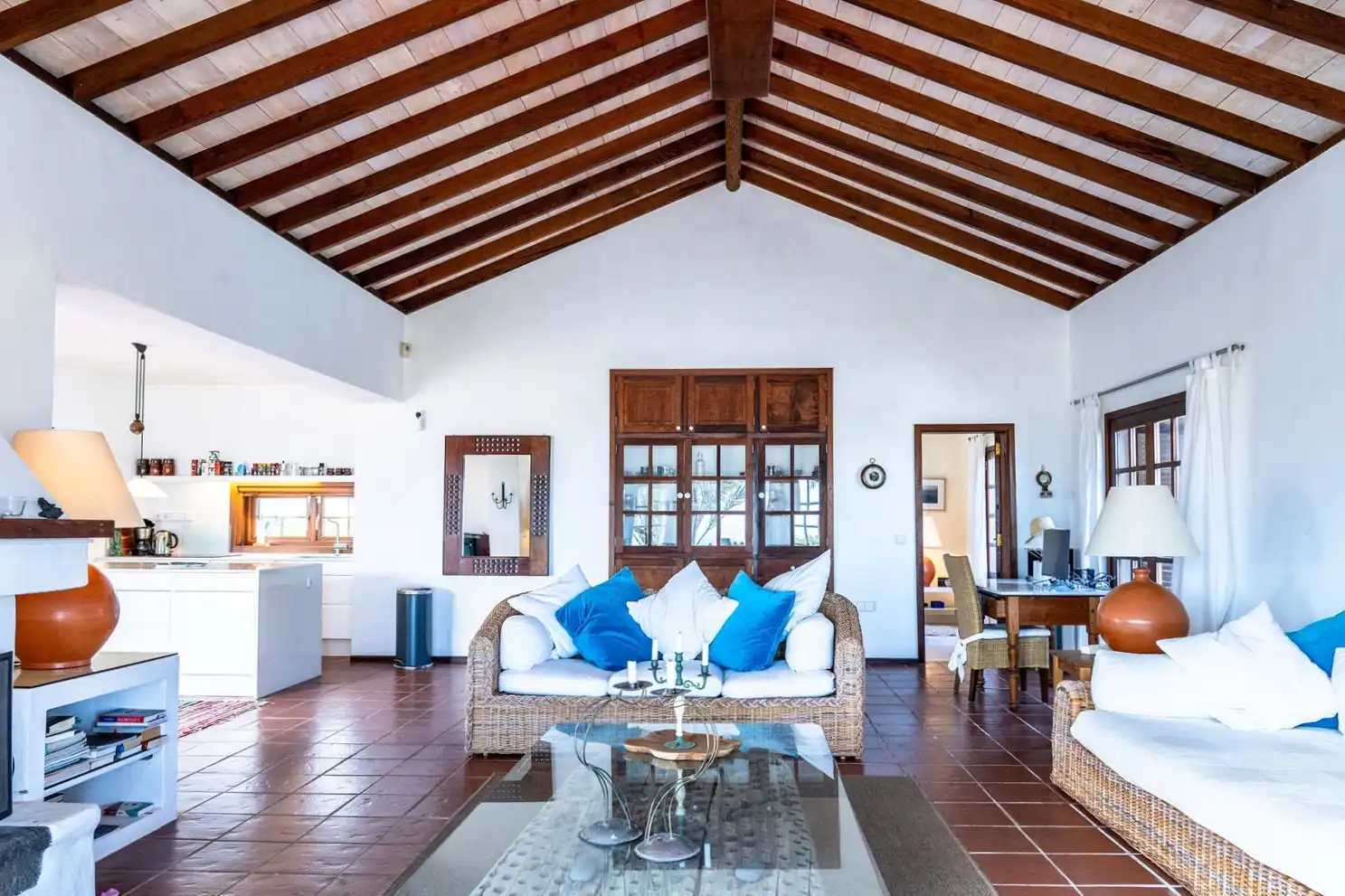 Sala d'estar de Casa o xalet en venda en Teguise amb Jardí privat, Terrassa i Moblat