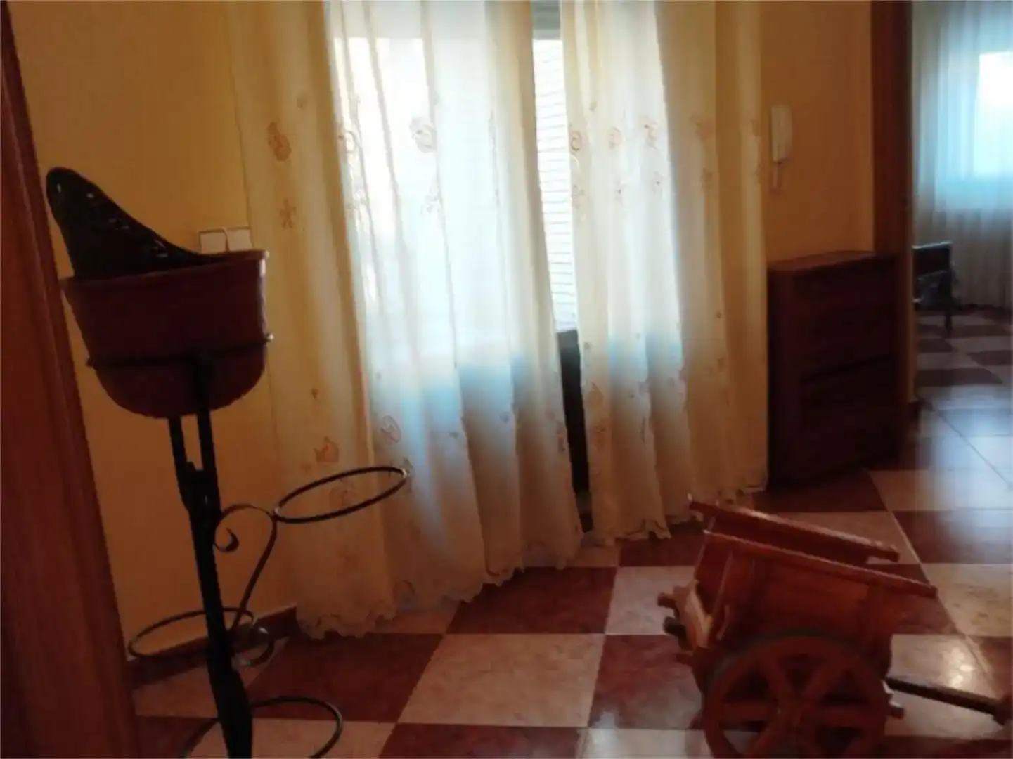 Dormitori de Casa adosada en venda en Coria amb Aire condicionat i Balcó