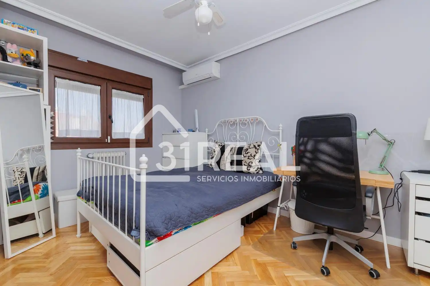 Bedroom of Houses for sale in Madrid  with Air Conditioner, Heating and Private garden