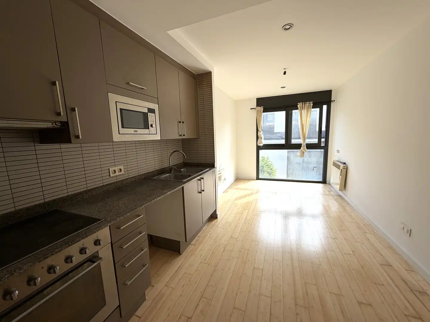 Cocina de Piso en venta en Tàrrega con Calefacción, Horno y Microondas