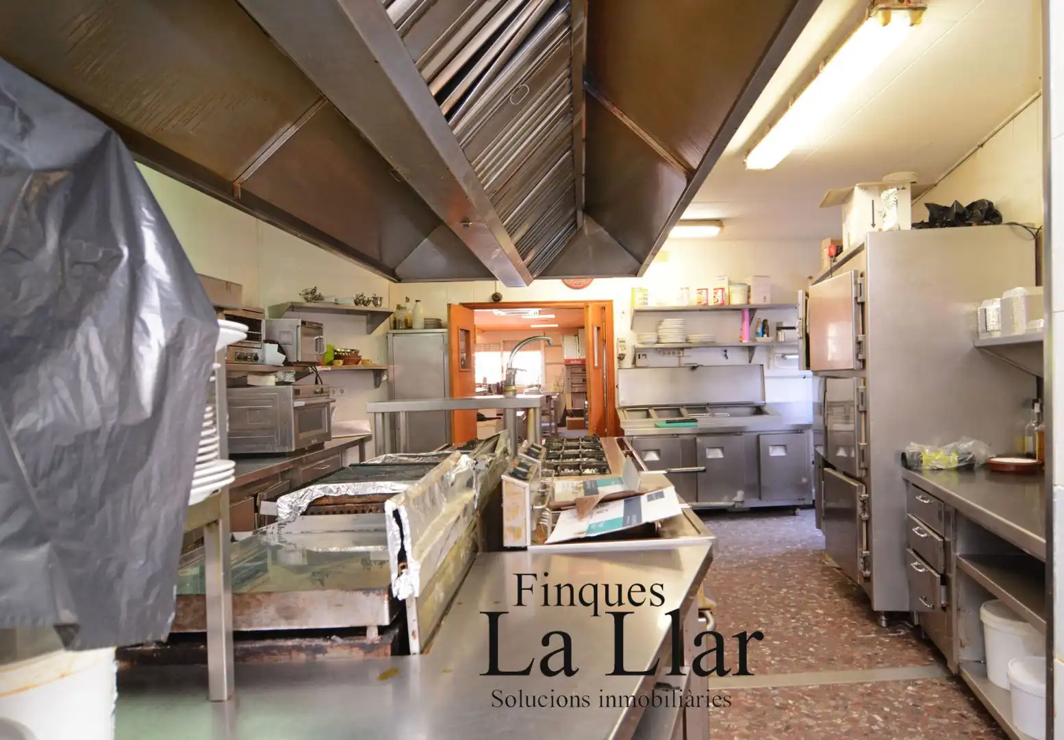 Commercial properties for sale in d'Ernest Lluch, Torrent Ballester