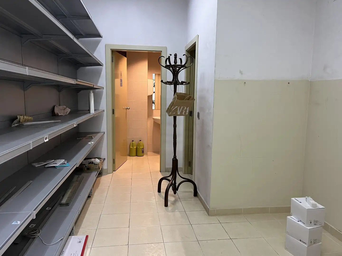Locale commerciale in vendita a Sant Josep - Zona Hospital, imagen 9