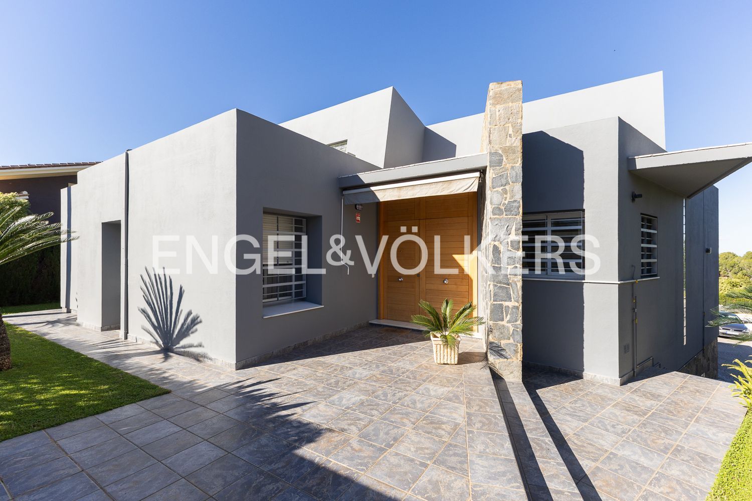 Exterior view of House or chalet for sale in Carcaixent  with Air Conditioner, Heating and Private garden