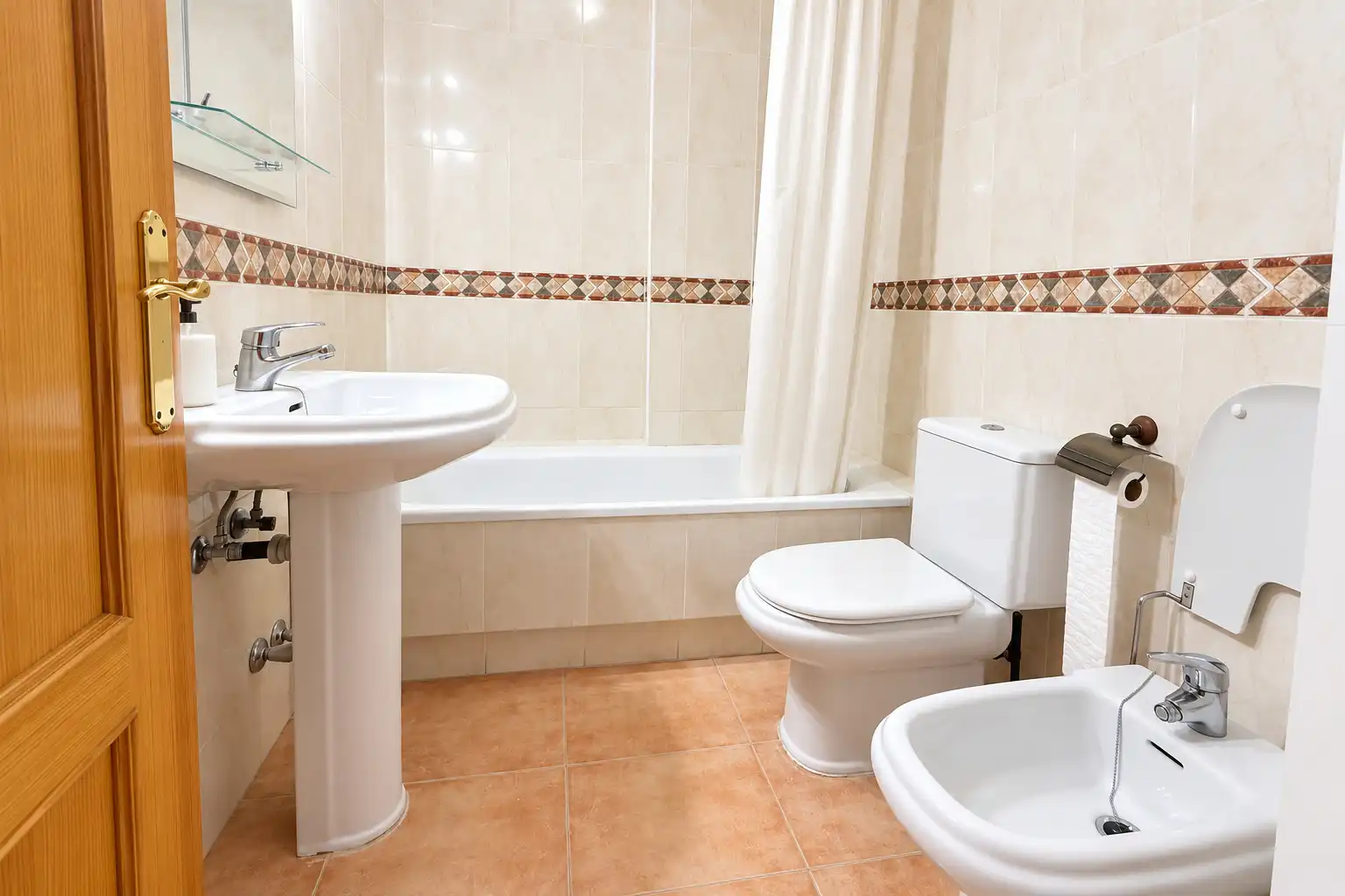 Bathroom of Duplexes for rent in Puerto de Mazarrón