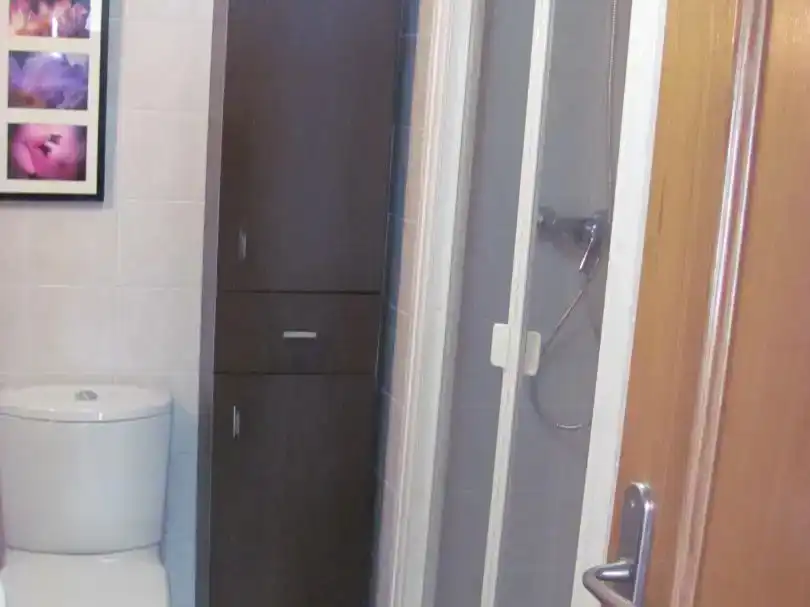 Badezimmer von Wohnung zur Miete in Granada mit Klimaanlage, Schwimmbad und Möbliert