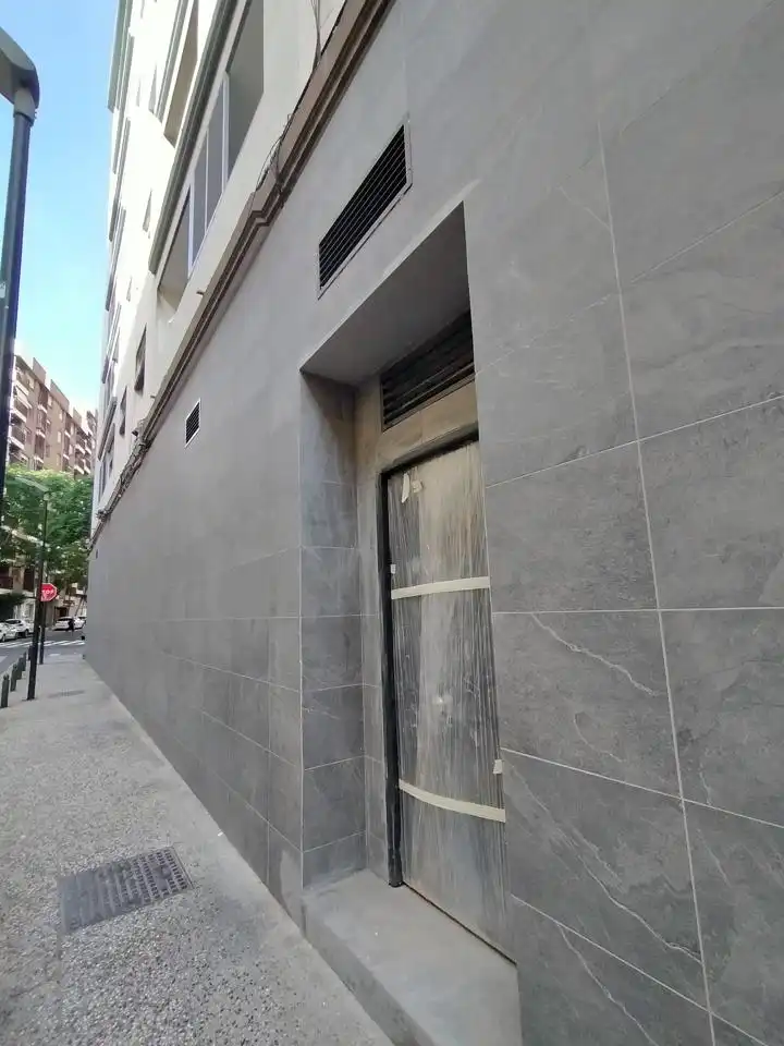 Vista exterior de Trastero en venta en Zaragoza