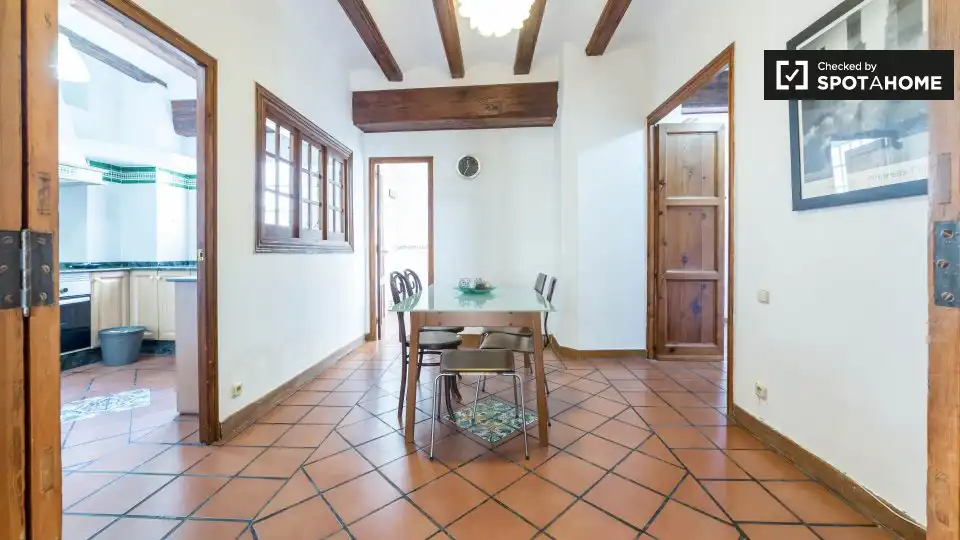 Esszimmer von Wohnung zur untervermieten in Valencia mit Klimaanlage, Heizung und Möbliert