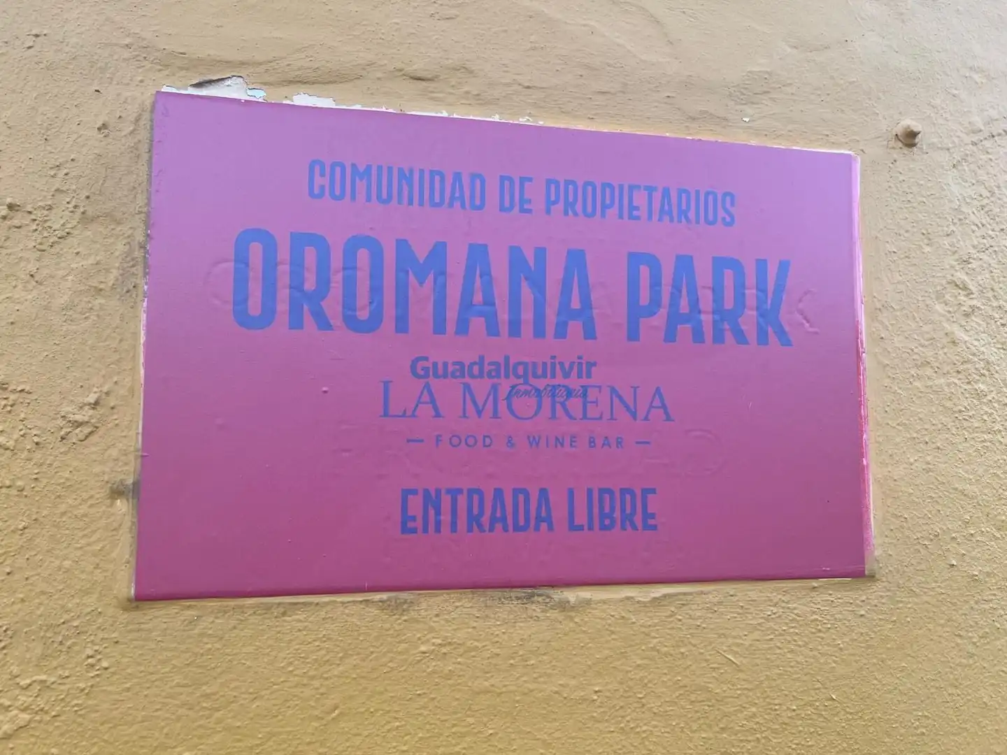 Aparcament de Casa adosada en venda en Alcalá de Guadaira amb Jardí privat, Terrassa i Traster
