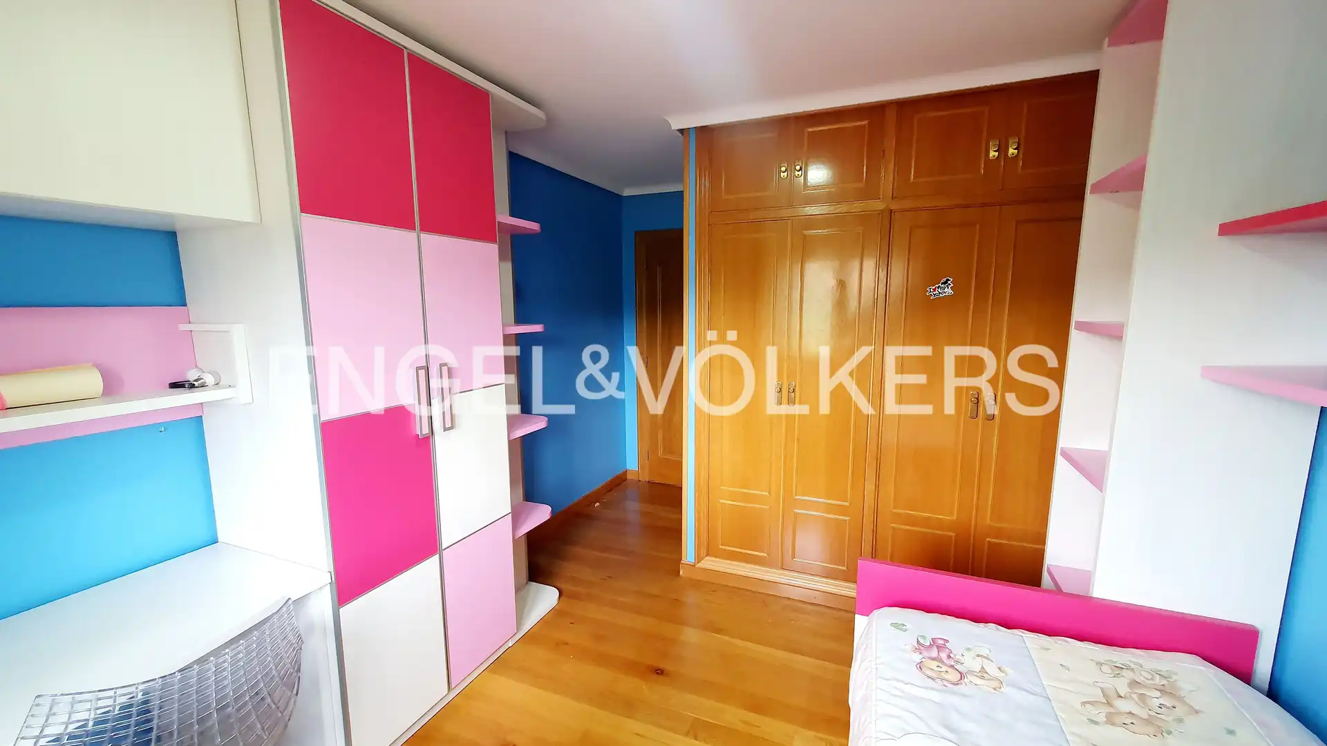 Habitación de Casa adosada en venta en Aguilar de Campoo con Calefacción, Jardín privado y Parquet
