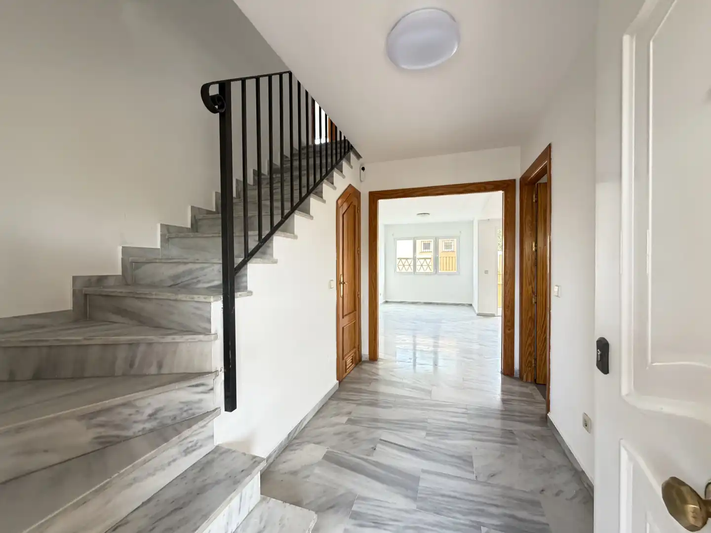 Dúplex en venta en Estepona con Terraza, Piscina y Piscina comunitaria