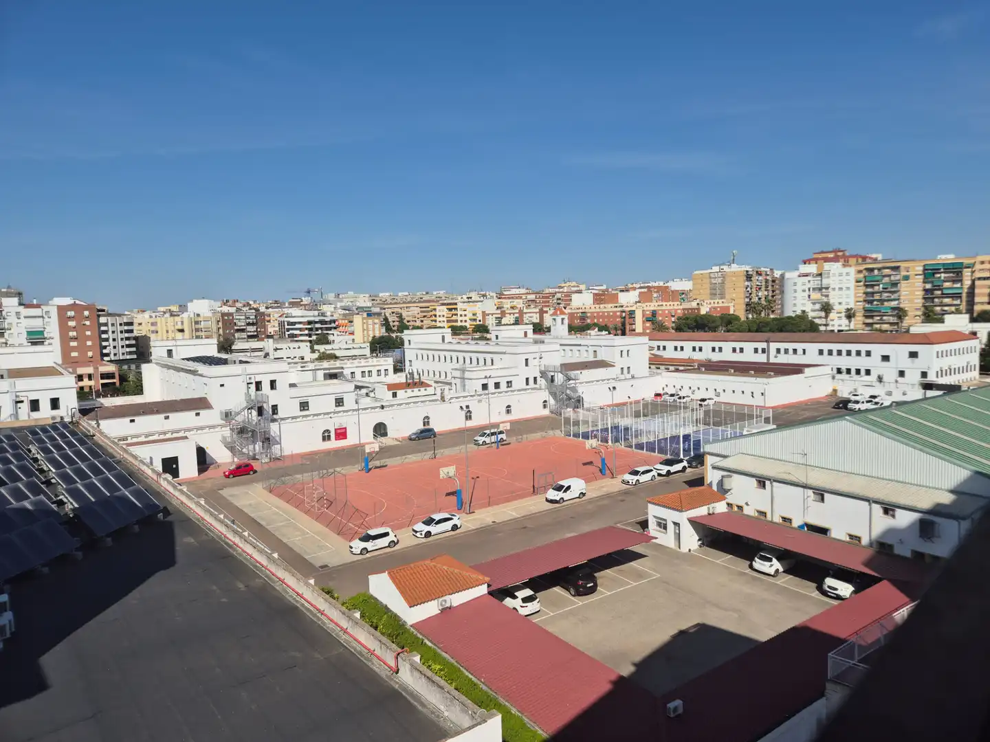 Vista exterior de Piso en venta en Badajoz con Aire acondicionado, Calefacción y Jardín privado
