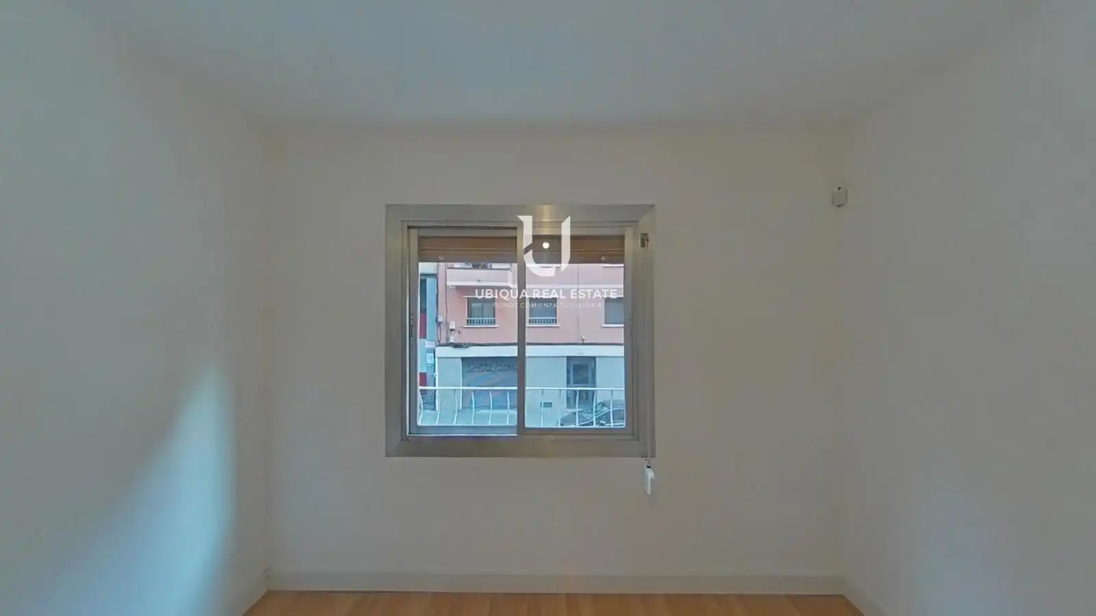Bedroom of Flat for sale in L'Hospitalet de Llobregat  with Parquet flooring and Oven