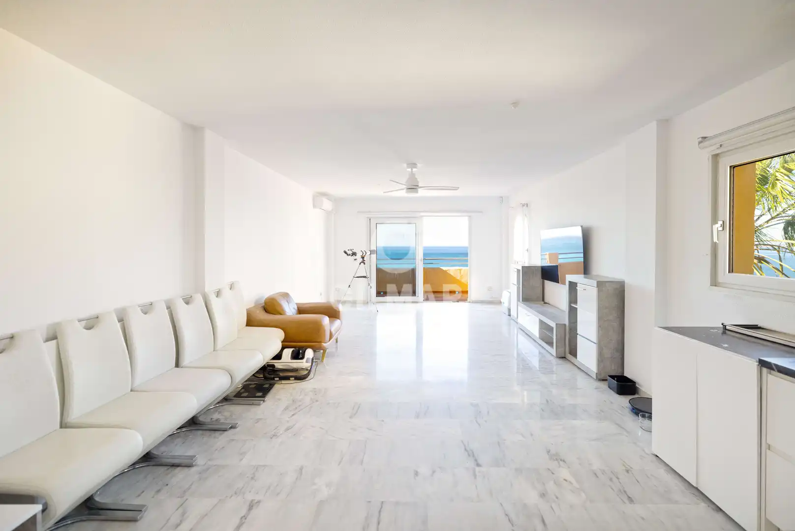 Wohnzimmer von Wohnung zum Verkauf in Benalmádena mit Heizung, Privatgarten und Abstellraum